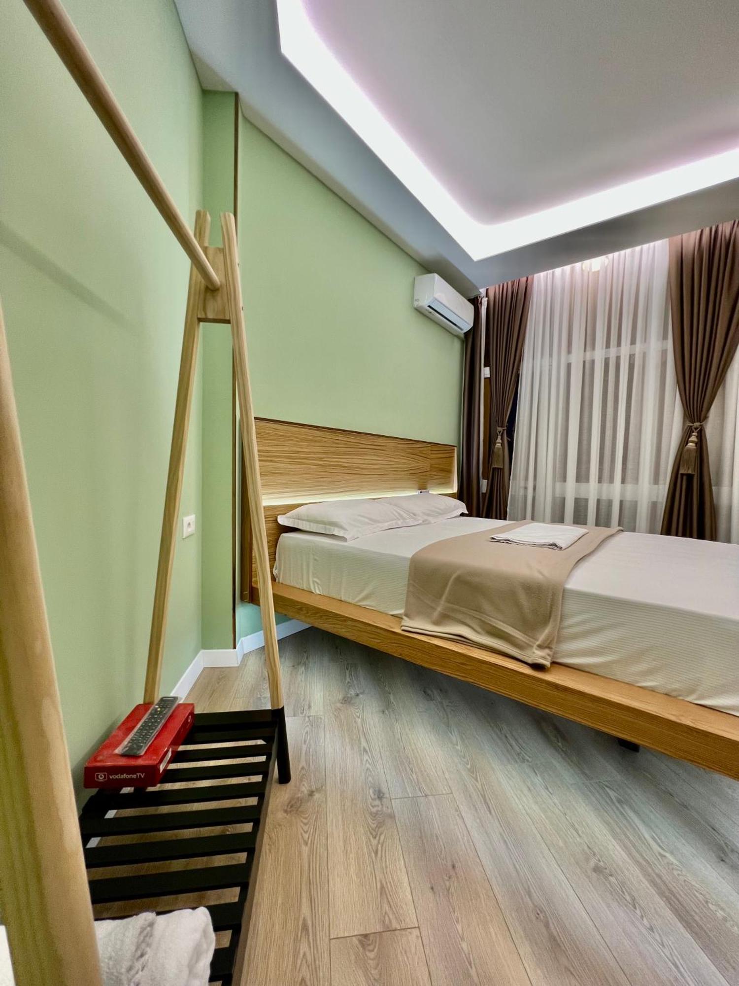 Spiranca Luxury Suites Tirana Cameră foto